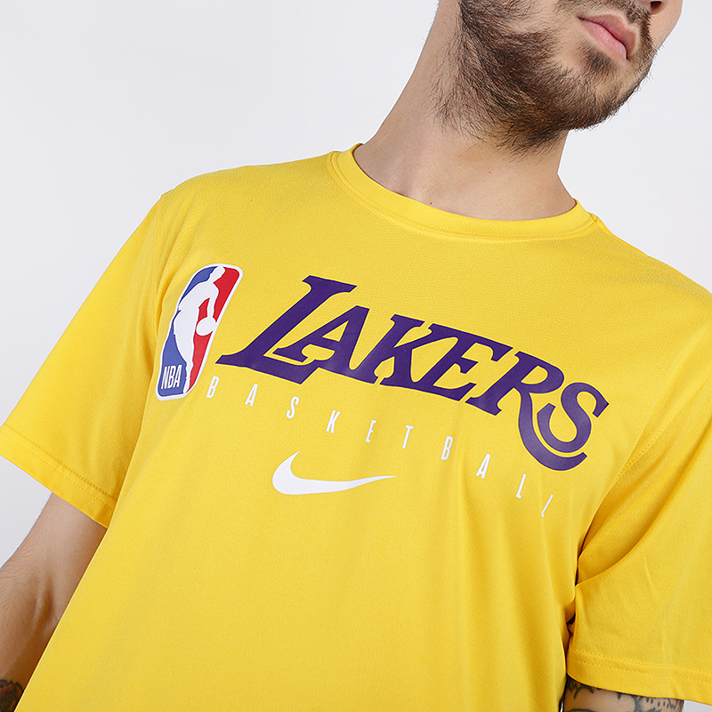 мужская желтая футболка Nike NBA Los Angeles Lakers AT0688-741 - цена, описание, фото 2